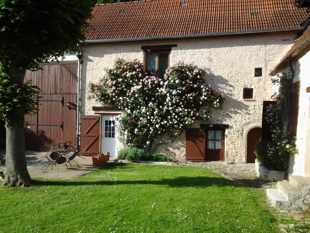 La Ferme Du Vintue Bed & Breakfast Etrechy  Exterior photo